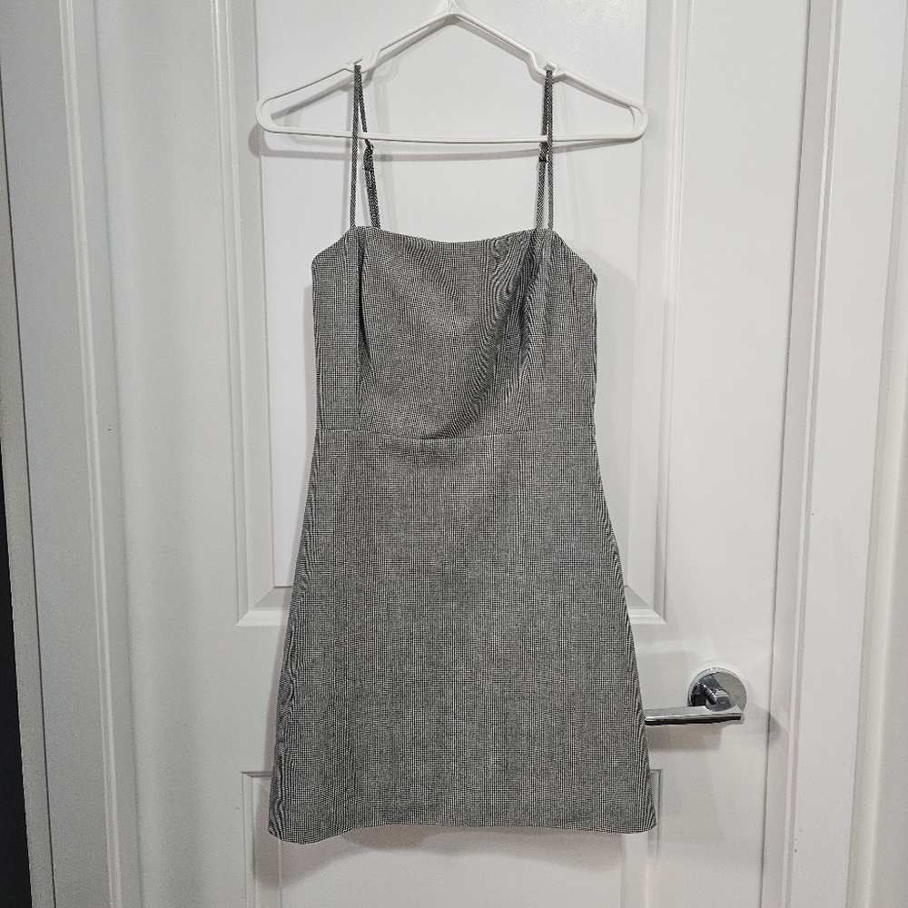 Aritzia Wilfred Classic Smocked Mini Dress Black and White Houndstooth Size 4